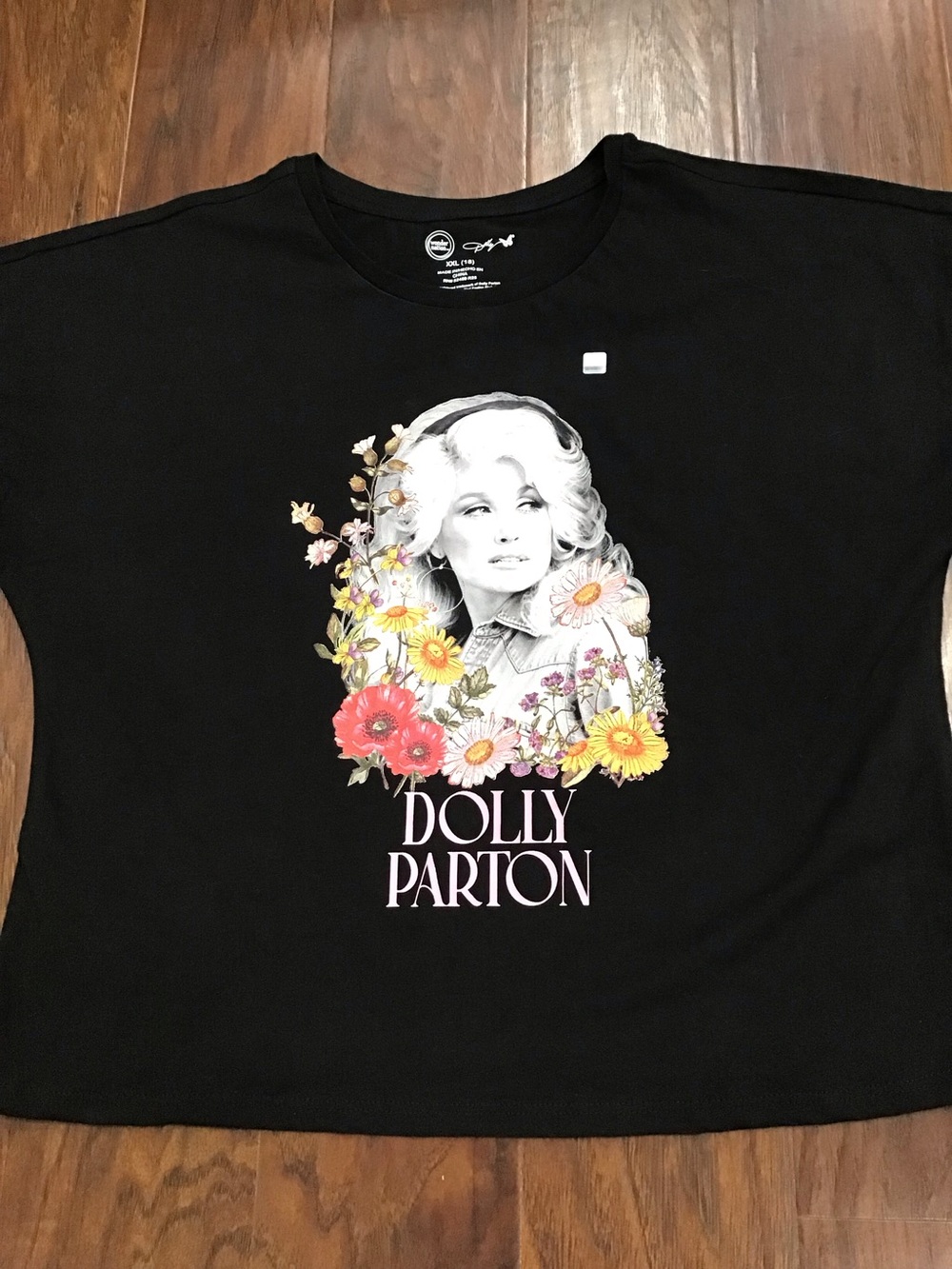 Dolly Parton Cropped T-shirt - Picture 3 of 4